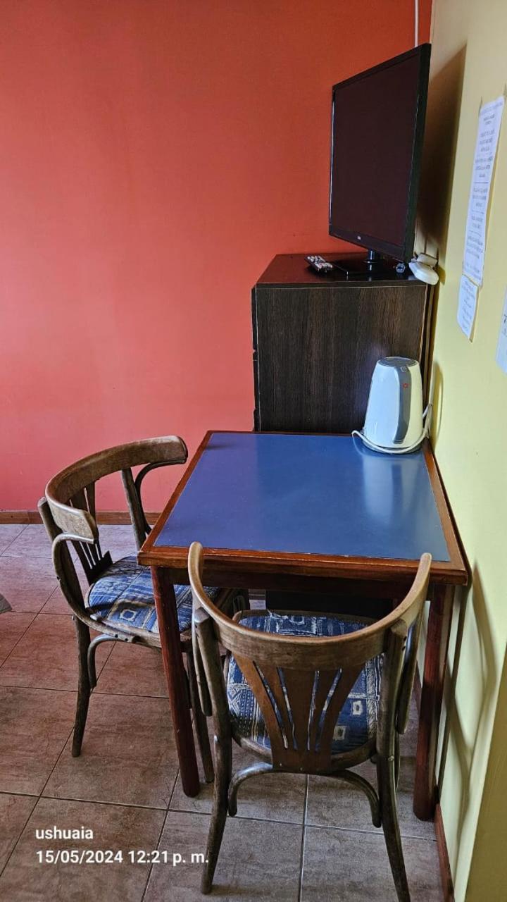 אושואיה Mirador Del Beagle Hosteria מראה חיצוני תמונה