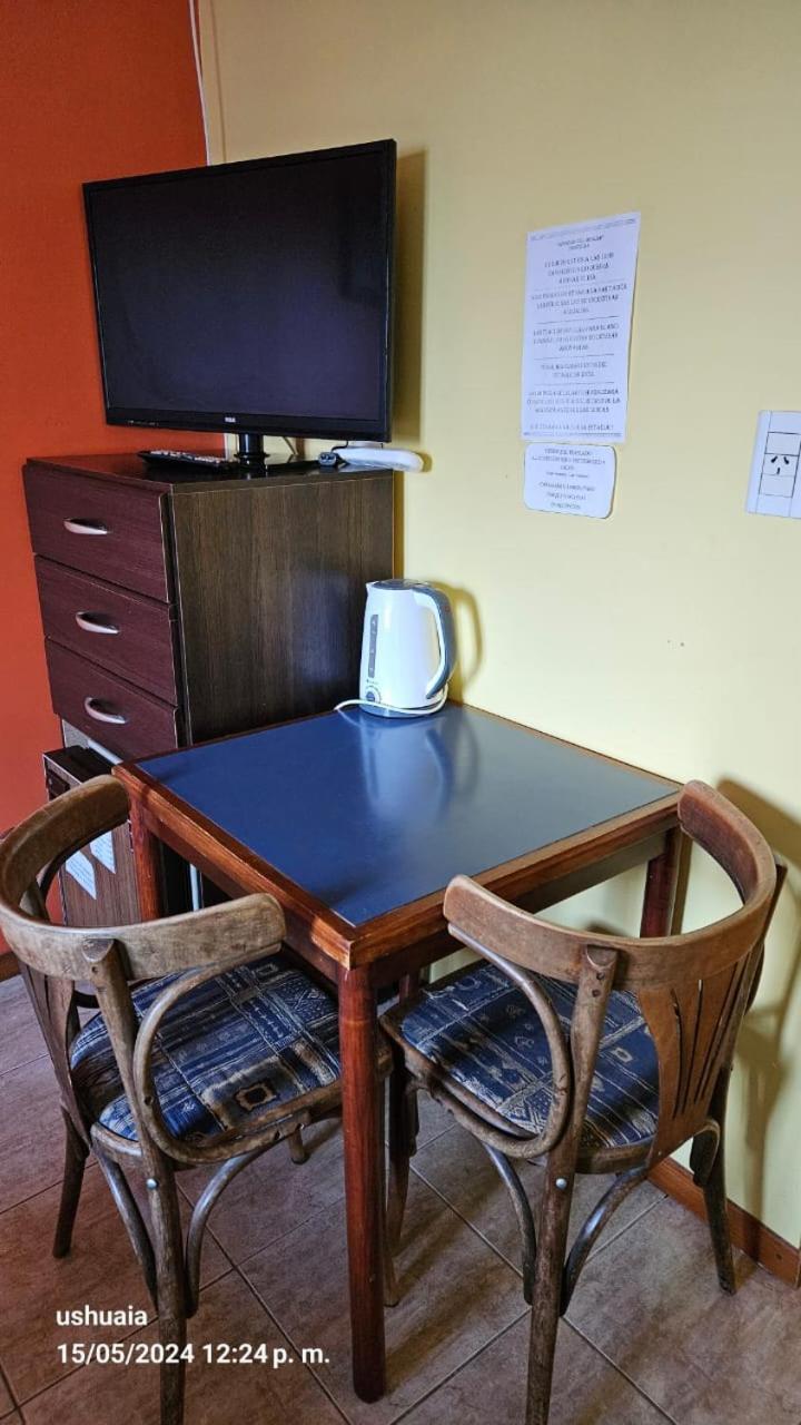 אושואיה Mirador Del Beagle Hosteria מראה חיצוני תמונה